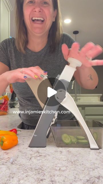 In Jamie’s Kitchen on Instagram: "Comment SLICE and I’ll DM you the link 🥒 Safe Mandoline slicer is an awesome kitchen gadget. I can’t wait to see what other vegetables I can slice up. #kitchengadgets #amazonkitchenfinds #amazonkitchengadgets #mothersdaygiftideas" Mandoline Slicer Recipes, Mandoline Slicer, Pampered Chef Recipes, Food Slicer, Mandolin Slicer, Amazon Kitchen Gadgets, Cool Kitchen Gadgets, Pampered Chef, Mandolin