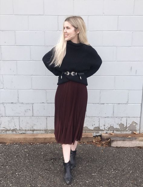 Western belt inspo & layering dresses with sweaters | #belt #sweater #ootd #myaritzia #aritzia #beaunedress Dresses With Sweaters, Layering Dresses, Sweater Over Dress, Sweater Ootd, Maxi Skirt Style, Dress Layered, Belted Sweater, Concho Belt, Western Belt