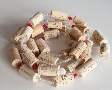 Wine Cork Garland, Wine Tasting Party Decorations, Wine Party Decorations, Cork Garland, Wine Themed Gifts, Canes Decor, Candy Cane Decorations, Valentine Garland, Theme Tattoo