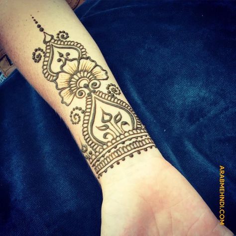 Henna Arm Tattoo, Henna Designs Arm, Henna Crown, Arm Henna, Thigh Henna, Crown Tattoos For Women, Henna Tattoo Designs Arm, Elegant Henna, Henna Tattoo Design