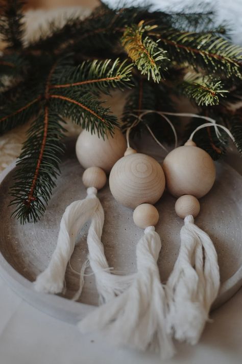 Christmas Ornaments With Wooden Beads, Boho Ornaments, Future Christmas, Xmas Inspiration, Eid Party, Wooden Christmas Tree, Scandi Christmas, Unique Christmas Decorations, Xmas Diy