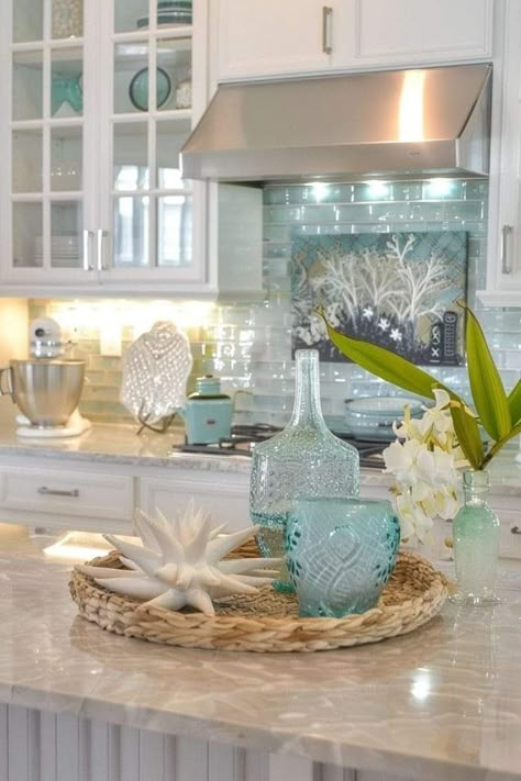 Seaside Apartment Decor, Beach Home Kitchen Ideas, Coastal Farmhouse Dining Room Decor, Coastal Small Kitchen Ideas, Beach Theme Kitchen Ideas Coastal Style, Florida Decorating Ideas Interiors, Pottery Barn Coastal, Victorian Room Decor, Florida Beach House Decor