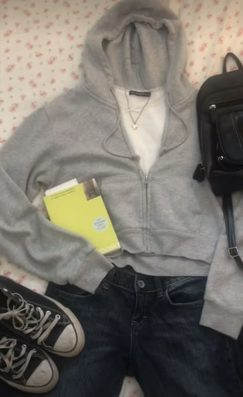 Grey Jacket Outfit, Gilmore Core, Downtown Outfits, Tomboy Style Outfits, Hoodie Outfit, Swaggy Outfits, Dream Clothes, Retro Outfits, Grey Fashion