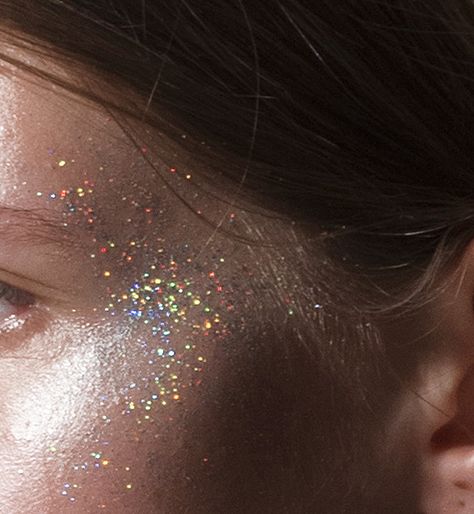 ricostru ss18 - CONTINUE Glitter Cheeks, Stuart A Life Backwards, Run Aesthetic, Robin Scherbatsky, Glitter Slides, Glitter Mason Jars, Color Dream, Second Account, Glitter Nail Polish