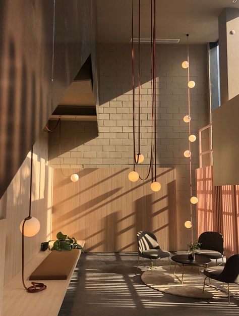 vibia-the-edit-stories-za-plusminus-14 Plusminus By Vibia, Hanging Lights In Living Room, Minimalism Lighting, Atrium Lighting, Cozy Lighting Ideas, Stair Lighting Pendant, Led Light Art, Light Interior Design, Led Light Bedroom