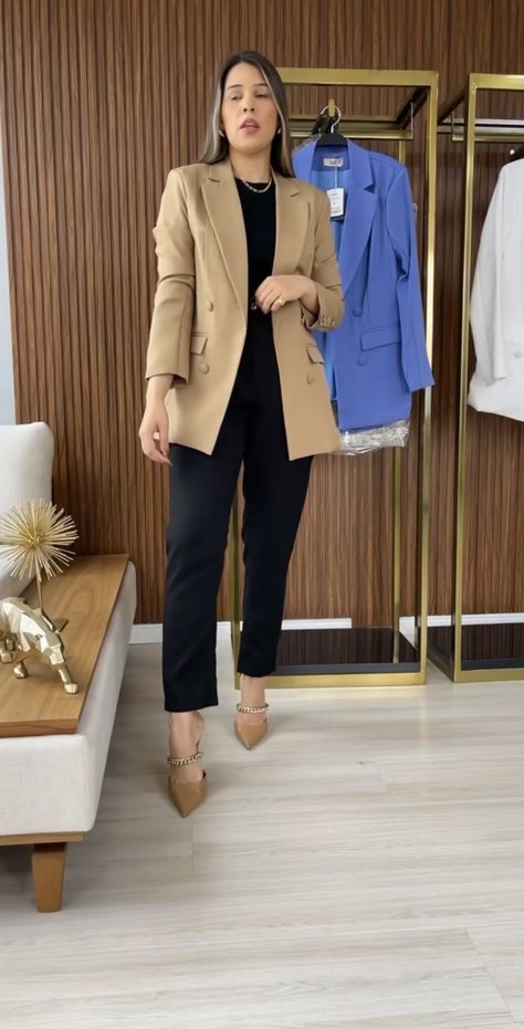 Outfit Saco Beige, Outfits Con Saco Beige, Saco Beige Mujer Outfit, Beige Pumps Outfit, Blazer Beige Outfit Mujer, Outfit Con Blazer Beige, Pump Outfits, Fashion Blazer Outfits, Beige Blazer Outfit