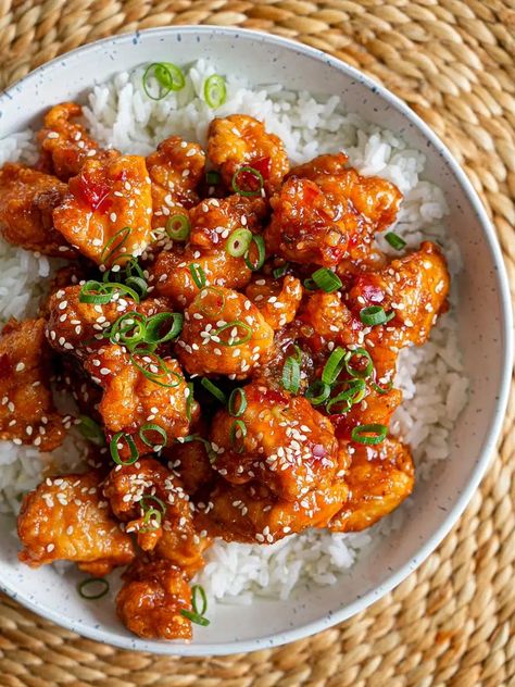 Crispy Sweet Chilli Chicken Recipe | Simple Home Edit Chicken Goujons Meal, Lunch Ideas Chinese, Crispy Honey Chilli Chicken, Cafe Food Ideas, Sweet Chilli Chicken Recipe, Sweet Chicken Recipes, Main Course Ideas, Food Photo Ideas, Sweet Chili Sauce Chicken