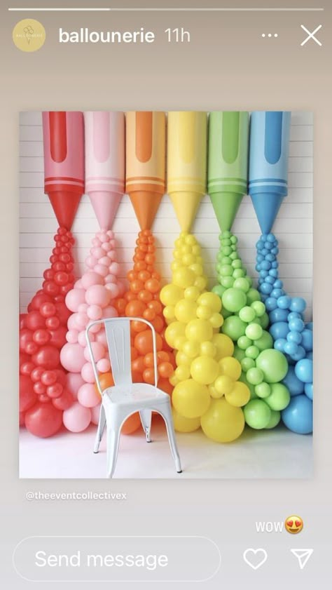 Crayon Graduation Theme, Crayon Balloon Column, Crayons Decoration, Kids Giveaways Ideas, School Balloons, Gracie Corner, Painting Birthday, Art Classroom Decor, Art Birthday Party