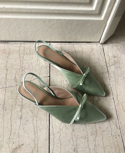 Goodbye Winter, Mode Shoes, Classy Shoes, Womens Shoes High Heels, Hello Spring, Green Shoes, Pretty Shoes, Dream Shoes, Spring Shoes