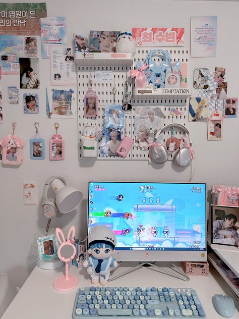 #txt #tomorrowbytogether #soobin #kpopdecor Kpop Gaming Setup, Desk Organization Kpop, Kpop Rooms, Kpop Bedroom, Kpop Desk, Desk Reference, Pegboard Ideas, Kawaii Desk, Desk Tour