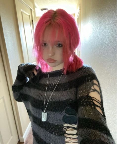 Dyed Hair Face Claim, Creative Hair Dye, Pink Hair Alt, Alt Dyed Hair, Hair Stules, Best Hair Dye, Pink Hair Dye, Hot Pink Hair, Dyed Hair Inspiration