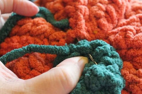 Easy Chunky Crochet Pumpkin Pattern - Free Printable - A More Crafty Life Chunky Crochet Pumpkin, Easy Crochet Pumpkin, Pumpkin Patterns Free, Left Handed Crochet, Chunky Yarn Crochet, Pumpkin Uses, Arts And Crafts Kits, Halloween Pumpkin Designs, Bernat Blanket