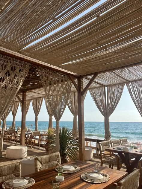 Beach Restaurant Design, African Architecture, Beach Restaurant, Beach Clubs, Small Cafe, Decoration Idea, Site Plan, Restaurant Interior, Projects Ideas