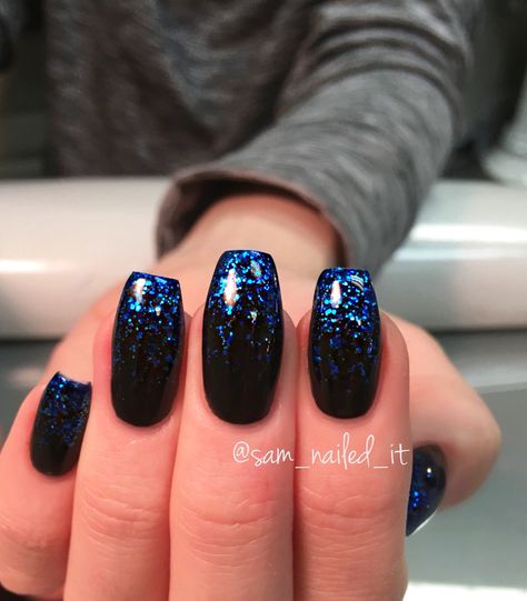 Dark Glitter Ombre Nails, Navy Blue Dipped Nails, Black And Blue Sparkle Nails, Dark Blue Ombre Nails Glitter, Black Nails Blue Glitter, Black With Blue Nails, Black Blue Ombre Nails, Black And Blue Glitter Nails, Blue And Black Prom Nails