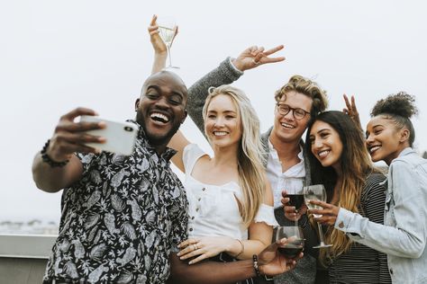 Rooftop Birthday, Rooftop Party, Taking A Selfie, People Having Fun, Millennials Generation, Group Photography, Friends Group, Weekend Party, Birthday Photography