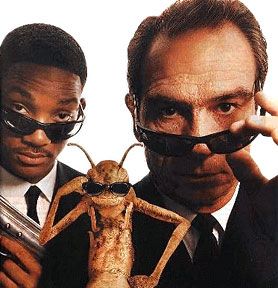 Men In Black: Will Smith, Tommy Lee Jones, and a worm Boom Sticker, Tommy Lee Jones, Men In Black, Roronoa Zoro, Iconic Movies, Room Posters, Film Aesthetic, Movie Scenes, Black Aesthetic