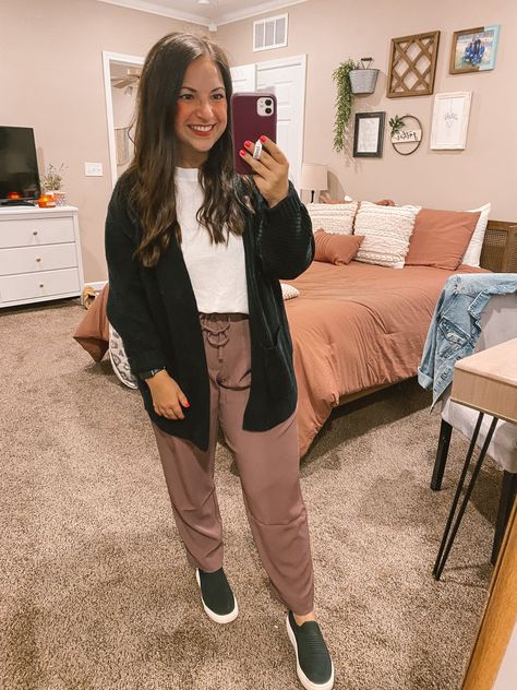 Rainy Day Teacher Outfit Spring, Cold Rainy Day Teacher Outfit, Rainy Day Teacher Outfit Winter, School Nurse Outfits Elementary, Christian School Teacher Outfits, School Nurse Outfits, Teachers Aide Outfits, Teacher Aide Outfits, Rainy Day Outfit For Work Office