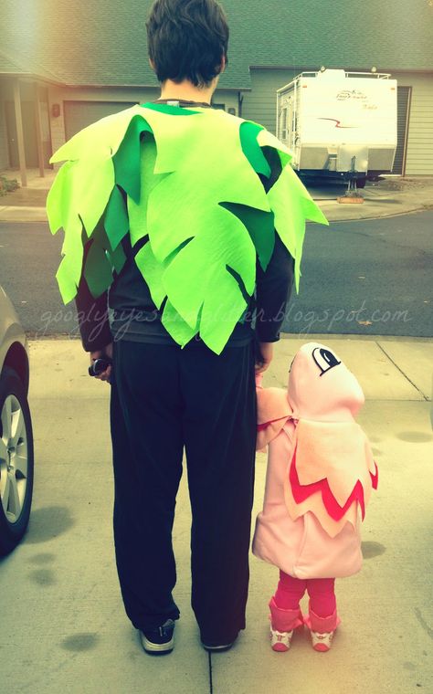 Jungle Theme Costume, Palm Tree Costume, Nature Costume Ideas, Diy Palm Tree, Fancy Dress Theme, Jungle Book Costumes, Silly Costumes, Simple Costumes, Hawaiian Costume