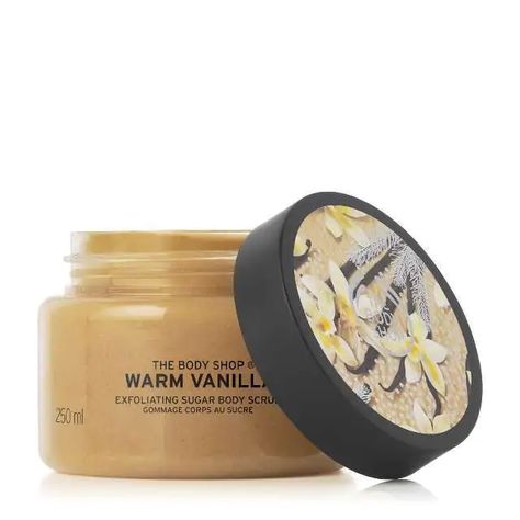 Warm Vanilla Body Scrub Body Shop Christmas, Vanilla Body Scrub, Vanilla Scrub, Vanilla Body Butter, Body Shop At Home, Christmas Beauty, Sugar Body Scrub, Sugar Body, Cruelty Free Skin Care