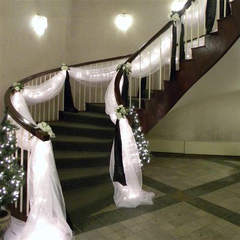 decorate staircase for wedding | Wedding & Event Decorating Decorate Staircase, Wedding Staircase Decoration, Wedding Stairs, Wedding Staircase, Christmas Stairs Decorations, Event Decorating, Staircase Decor, Deco Rose, Simple Christmas Decor