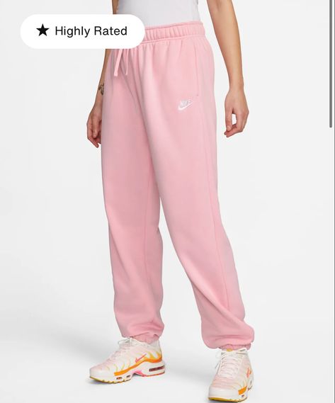 Nike Sweatpants Outfit, Light Pink Sweatpants, Nike Women Outfits, Sweatpants Nike, Oversized Sweatpants, Nike Womens Sweatpants, Cute Sweatpants, Nike Sportswear Club Fleece, Pink Sweats