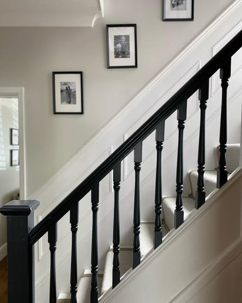 Light Staircase Ideas, Hallway Dark Bannister, Black Frames Staircase, Black Bannisters And Spindles, Traditional Bannister, Farrow And Ball Off Black Staircase, Black Banister Ideas, Ammonite Farrow And Ball Hallway, Hallway Ideas Black Bannister