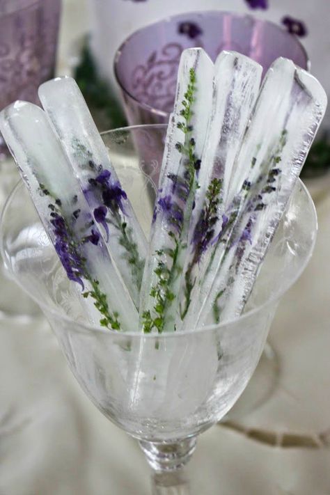 Lavender Diy, Fancy Ice Cubes, Solar Diy, Flower Ice Cubes, Flooring Diy, Fancy Ice, Floral Ice, Flower Ice, Diy Event