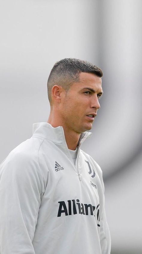 Cr7 Haircut, Football Hairstyles, Cristiano Ronaldo Haircut, Ronaldo Hair, Cristiano Ronaldo Hairstyle, Ronaldo Haircut, Very Short Hair Men, Cristiano Ronaldo Young, Cristiano Ronaldo Juventus