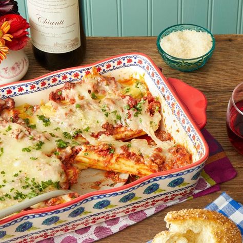 Meat Manicotti, Pioneer Woman Recipes Dinner, Macaroni Goulash, Cinnabon Recipe, Food Network Recipes Pioneer Woman, Homemade Meat Sauce, Manicotti Recipe, Easy Peach Cobbler Recipe, Pasta Macaroni