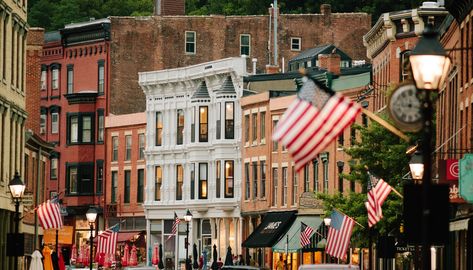 Day Trips From Chicago, Galena Illinois, Chicago History, Travel Places, Job Opening, City Hall, Outdoor Fun, Travel Bucket, Weekend Getaways