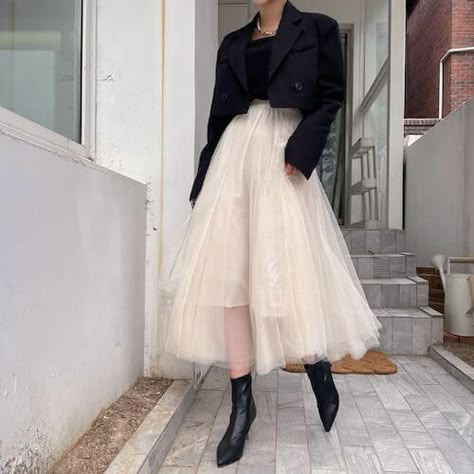 Tulle Skirts For Older Women, Womens Tulle Skirt Outfit, Tulle Skirt Outfit 2023, Outfit With Tulle Skirt, Tulle Skirt And Boots Outfit, Tan Tulle Skirt Outfits, What To Wear With Tulle Skirt, Sweater With Tulle Skirt, Tulle Skirt Holiday Outfit