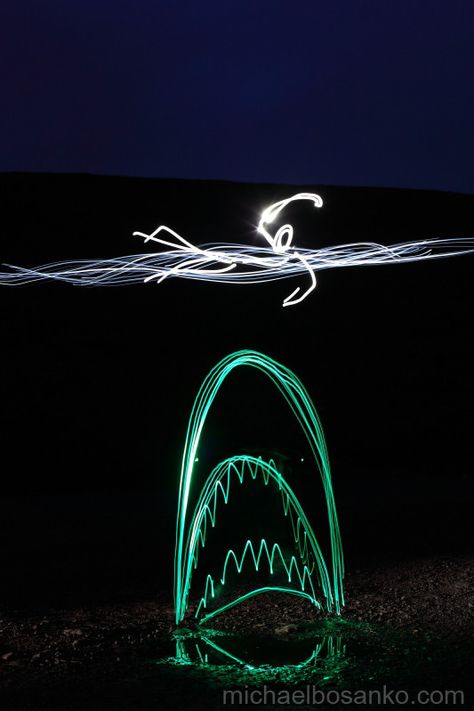 Jaws - Iconic Movies- Michael Bosanko Unusual Viewpoints, Art Recreation, Light Graffiti, Uv Party, Light Drawing, Light Painting Photography, Led Art, Drawings Photography, Slow Shutter