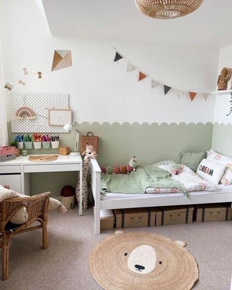 Unisex Toddler Bedroom, Simple Kids Bedrooms, Decorating Toddler Girls Room, Beige Wall Colors, Nursery Guest Room, Bedroom Boy, Kids Room Deco, Toddler Bedroom, Toddler Girl Room