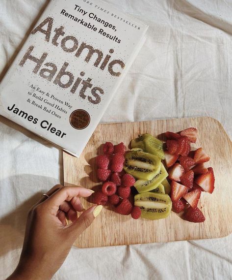 Reading Atomic Habits, Breakfast Energy, Instagram Pic Ideas, Fruit Board, Morning Routine Productive, Digital Content Creator, Vision Board Inspiration, Health Habits, Healthy Girl