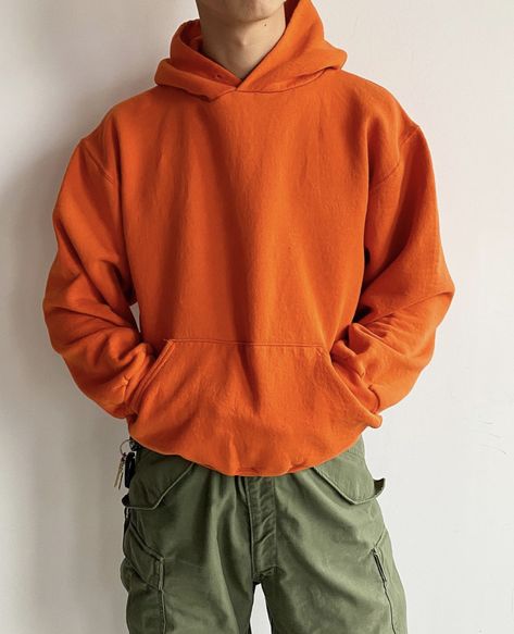 Hoodie Aesthetic Boy, Hoodies Outfit Men, Hoddies Outfits Men, Orange Sweater Outfit, Hoodie Outfit Men, Black Outfit Men, Hoodie Aesthetic, Orange Hoodie, Outfits Hombre