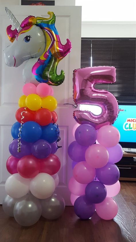 Unicorn balloon column. Number 5 spiral balloon column. made both for my nieces 5th birthday. Balloon Column Ideas, Spiral Balloon Column, Column Ideas, Unicorn Balloons, Balloon Tower, Jojo Siwa Birthday, Twin Birthday Parties, Unicorn Themed Birthday Party, Unicorn Balloon