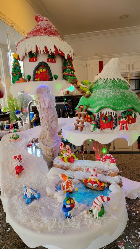 Christmas gnome cake Christmas Gnome Village, Gnome Gingerbread Houses, Mushroom Gingerbread House, Gnome Village Ideas, Christmas Village Cake, Gnome Cake, Fantasy Desert, Gingerbread Competition, Mushroom Village