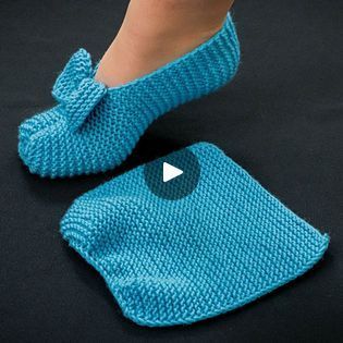 Easy Poncho Knitting Pattern, Tricotin Long, Knitted Slippers Pattern, Crochet Fish, Baby Sweater Knitting Pattern, Crochet Sandals, Knitting Patterns Free Cardigans, Crochet Handbags Patterns, Clothing Patterns Free