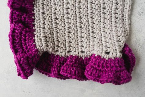 How to Crochet Ruffle Edging Crochet Ruffle Edging, Crochet Edging Pattern, Crochet Blanket Border, Crochet Blanket Edging, Crochet Border Patterns, Lacy Crochet, Crochet Edgings, Crochet Edge, Crochet Edging Patterns