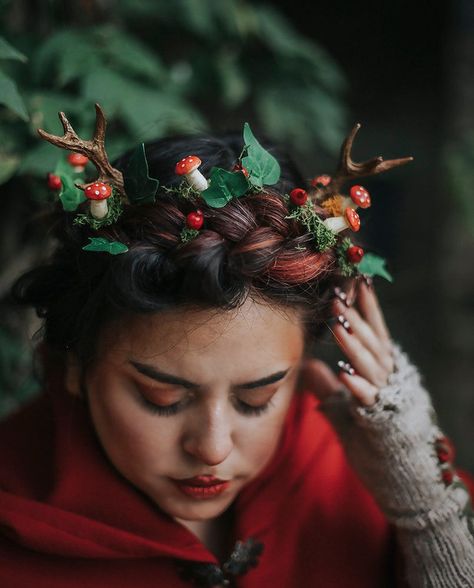 Mushroom hair pins amanita muscaria whimsical wedding | Etsy Mushroom Flower Crown, Cottagecore Headpiece, Mushroom Hair Accessories, Forest Fairy Ren Faire, Mushrooms Accessories, Mushroom Wedding Decor, Goblincore Wedding, Mushroom Fairy Makeup, Mushroom Headband