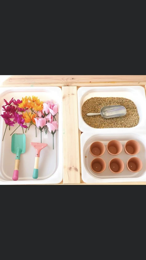 Sensory Table Ideas For Preschool Spring, Infant Sensory Table Ideas, Spring Sensory Box Ideas, Spring Sensory Bin For Toddlers, Sensory Dirt Play, Springtime Sensory Bin, Montessori Activity Trays, Sensory Table Play Ideas, Montessori Sensory Table