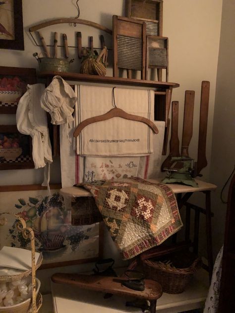 Laundry Room Antique Decor, Antique Laundry Room Decor, Primitive Laundry Room Ideas, Primitive Laundry Room Decor, Primitive Peg Rack, Primitive Laundry Rooms, Laundry Room Decor Ideas, Antique Decorating, Rustic Laundry