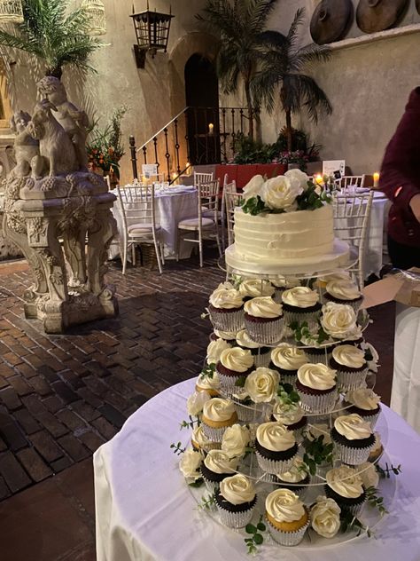 Autumn Wedding Cake, Wedding Cupcake Tower, Disco Ball Wedding, Anniversary Cupcakes, Stunning Wedding Cakes, Cupcake Tower Wedding, 50th Anniversary Ideas, Wedding Cake Display, Wedding Content