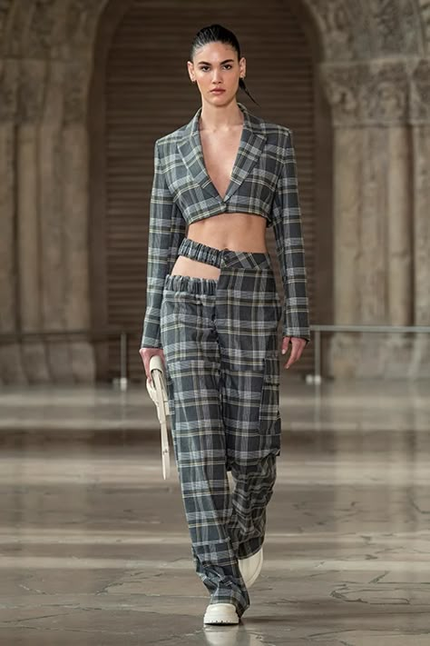 Suit Style Women, High Waisted Skirt Outfit, Africa Trip, American Dress, Runway Fashion Couture, Diy Clothes Design, About Time, Looks Chic, Fashion Design Clothes