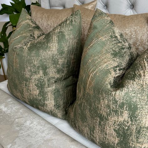 Olive Green Cushion Cover, Scatter Luxury Green Pillow Cover Gold Shimmer, Throw Pillow, CURICO Ashley Wilde Fabric Worldwide Shipping - Etsy Green And Gold Bedroom Decor, Green Cushions Living Room, Olive Green Cushions, Green Pillows Living Room, Elegant Throw Pillows, Green Cushion Covers, Luxury Green, Green Pillow Covers, Shimmer Fabric