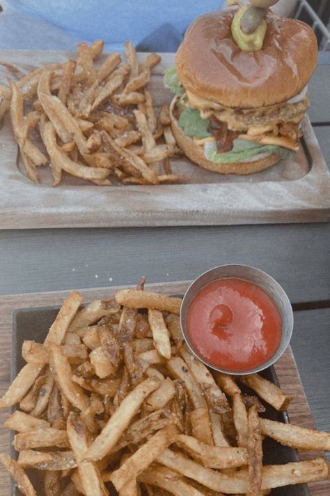 My 5 Favorite Michigan Restaurants You Need To Try ASAP Michigan Restaurants, Michigan Food, Avocado Taco, Avocado Fries, Rosemary Garlic, Restaurant Photos, Tasty Pancakes, Burger And Fries, Vegan Chocolate Chip