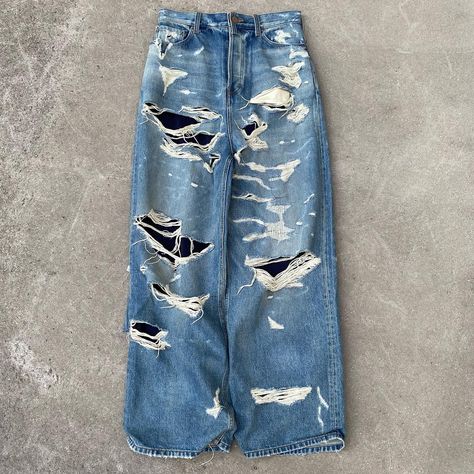 Instagram Demna Gvasalia, Ripped Pants, August 26, Balenciaga, On Instagram, Instagram