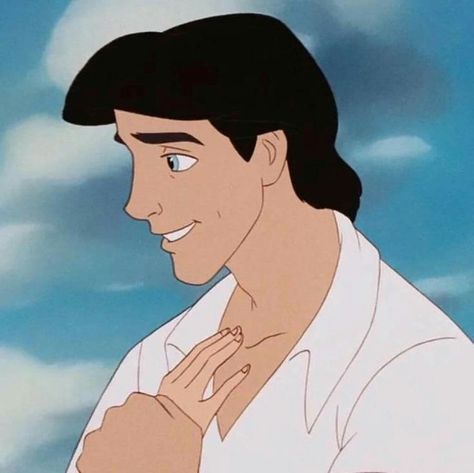 Disney Prince And Princess Aesthetic, Prince Eric Cartoon, Prince Eric Icon, Eric From Little Mermaid, Eric Little Mermaid, Eric The Little Mermaid, Couple Cartoon Pictures, Principe Eric, Ariel Prince