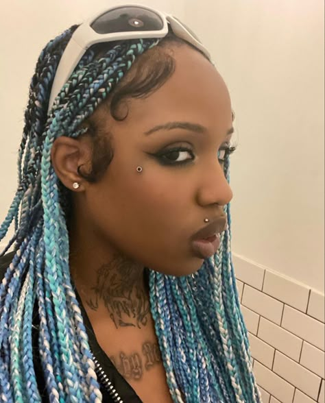 Light Blue Peekaboo Braids, Blonde And Blue Braids Black Women, Colored Protective Styles, Box Braids Colorful, Peekaboo Box Braids Blue, Blue Braids Black Women, Purple And Blonde Braids Black Women, Split Color Braids, Multicolored Braids