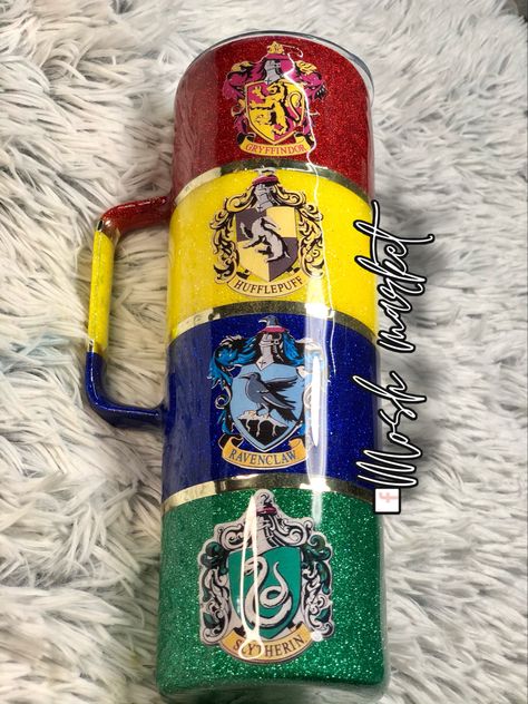 Harry Potter Tumbler Wraps, Cute Cups Tumblers Disney, Harry Potter Epoxy Tumbler, Harry Potter Tumblr Cup, Pokemon Tumbler Ideas, Marvel Tumbler Cups, Gryffindor Tumbler, Harry Potter Tumblers, Book Tumbler Ideas